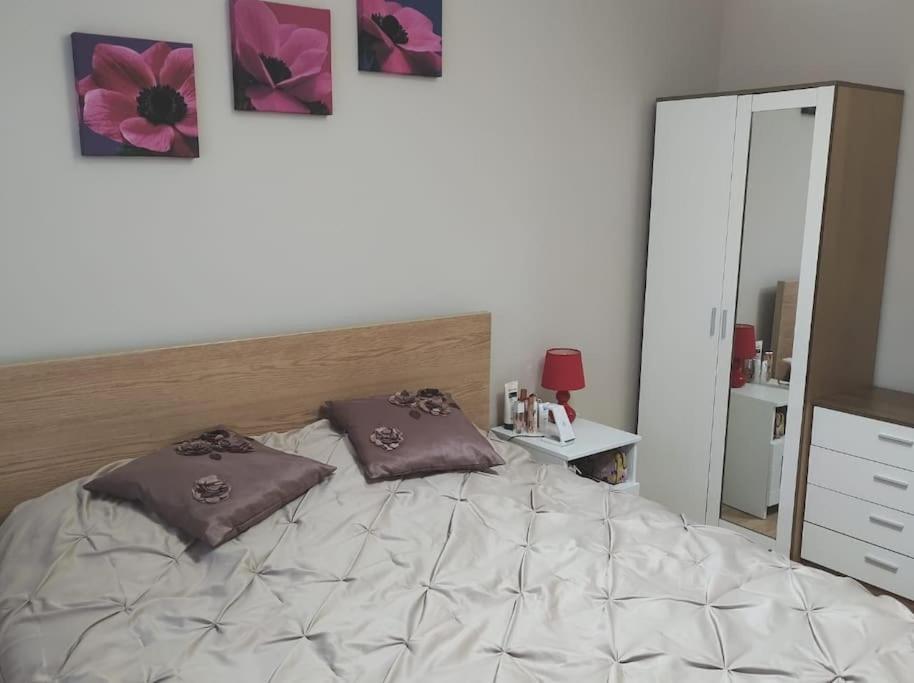 Appartement 2 Bed Flat Near Station With Parking&Comgarden à Sutton  Extérieur photo