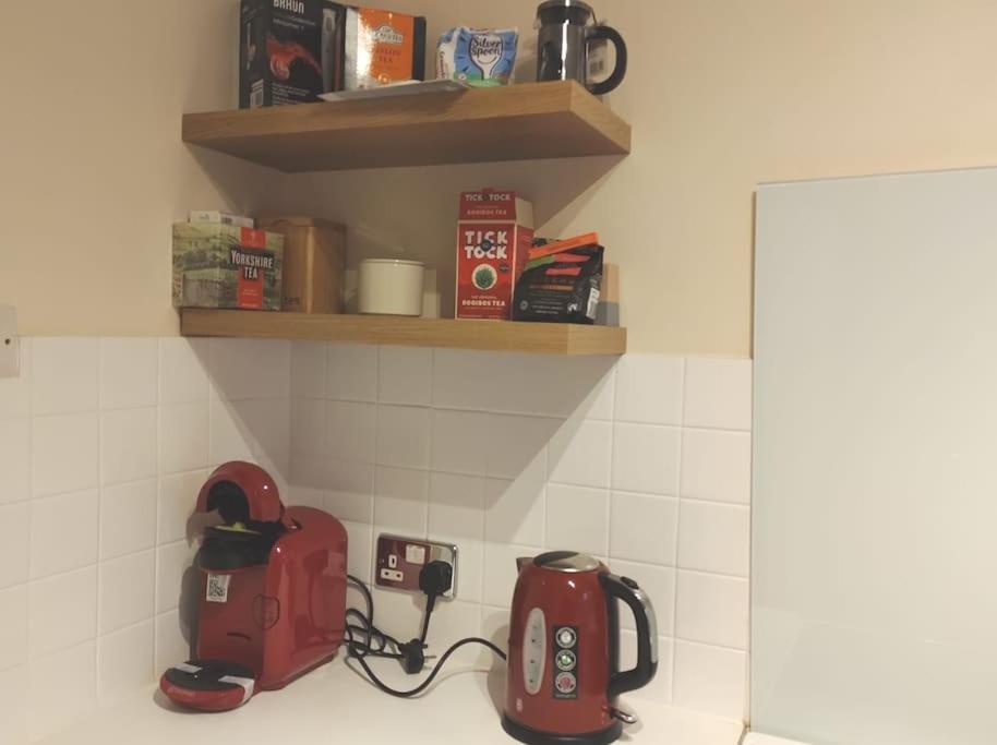 Appartement 2 Bed Flat Near Station With Parking&Comgarden à Sutton  Extérieur photo