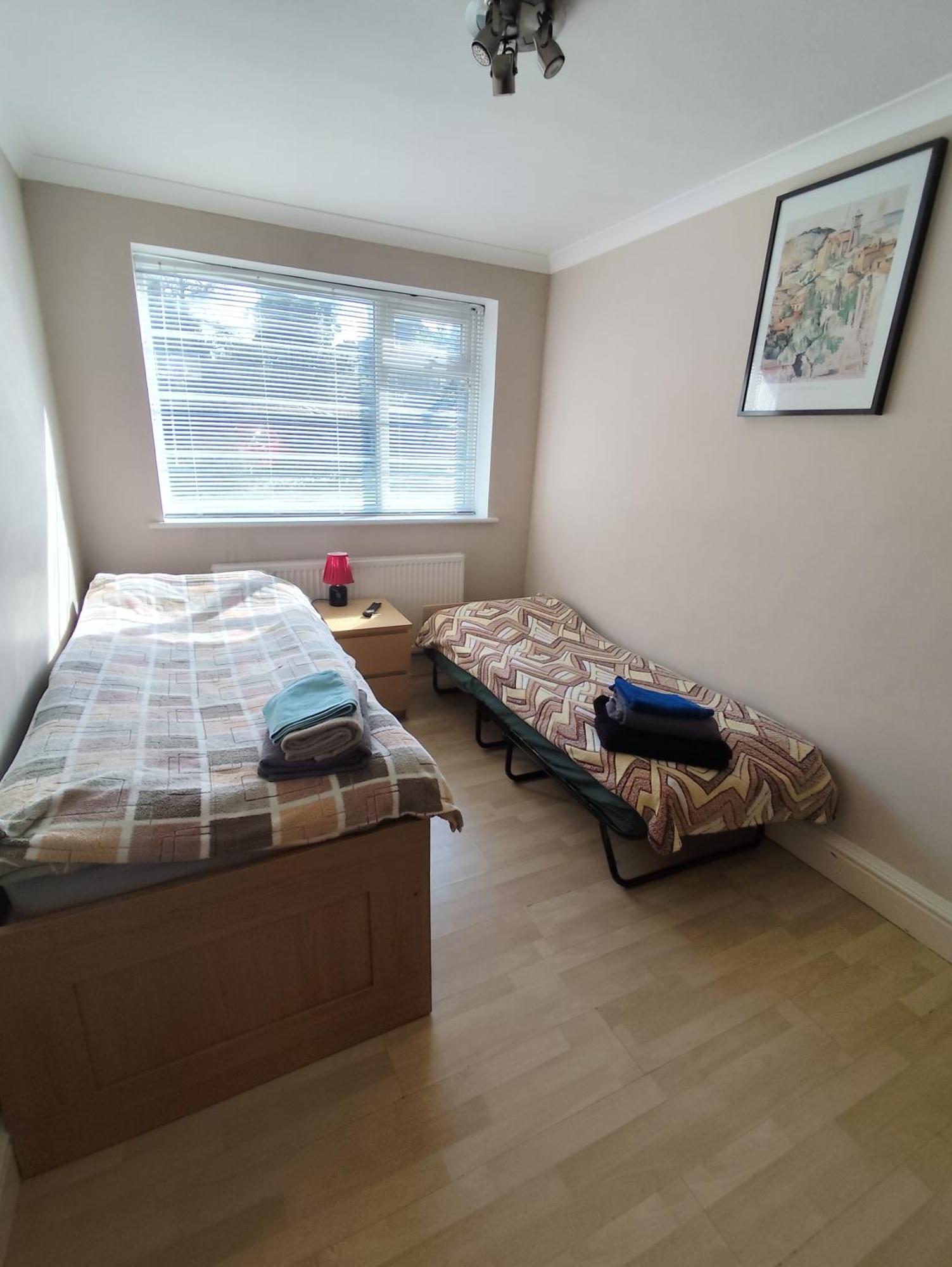 Appartement 2 Bed Flat Near Station With Parking&Comgarden à Sutton  Extérieur photo